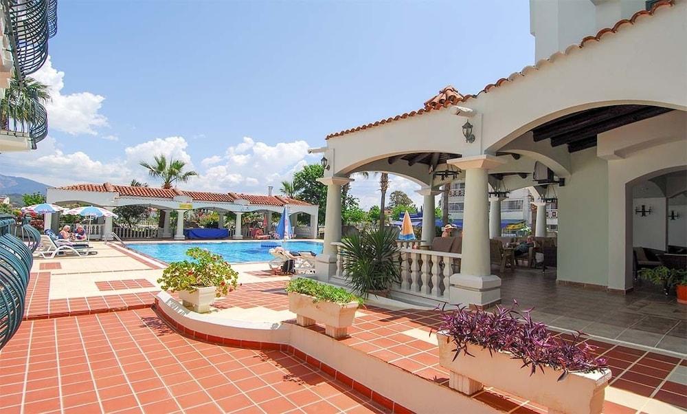 Oykun Hotel Фетие Екстериор снимка